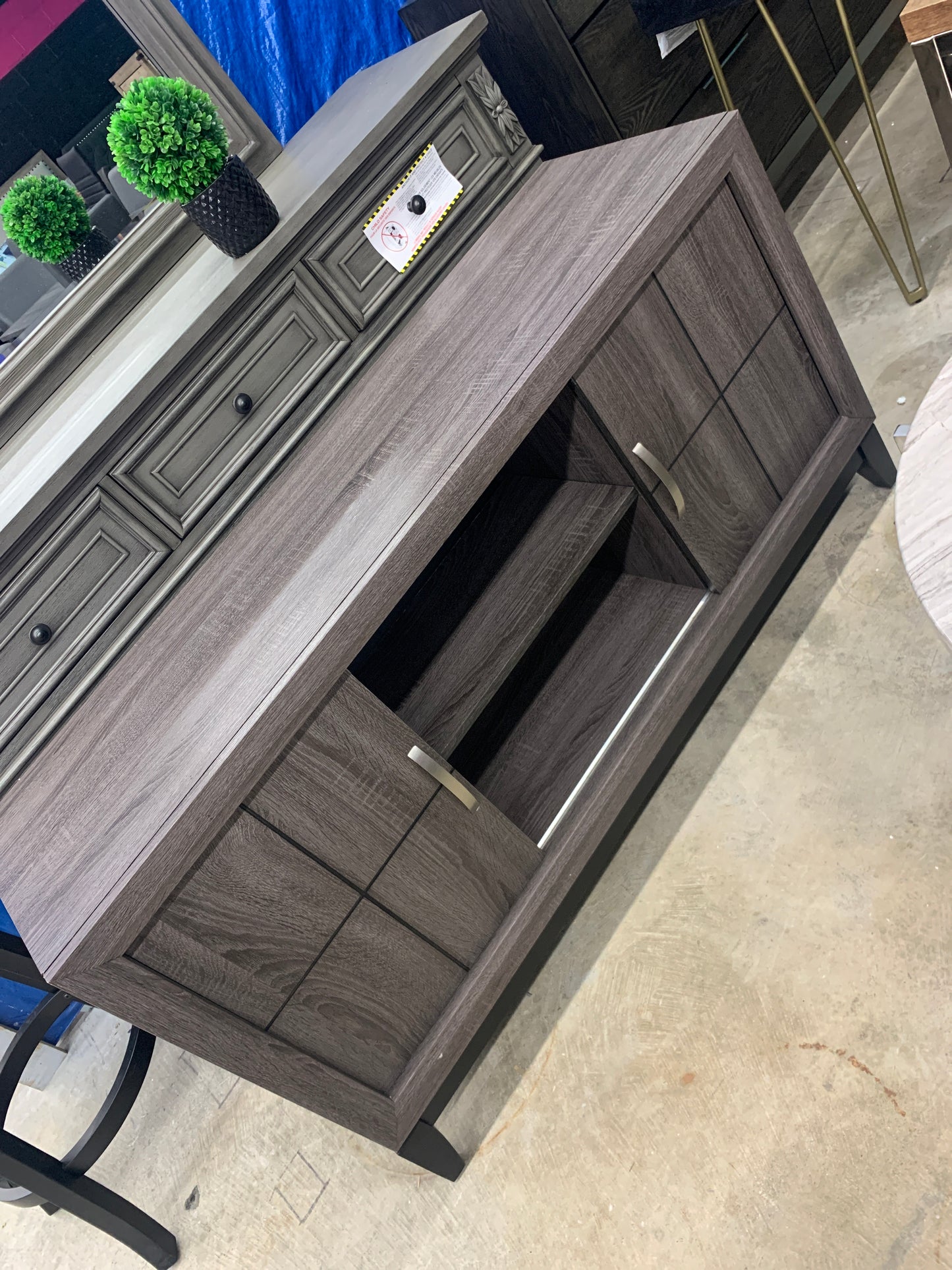 Tv stand