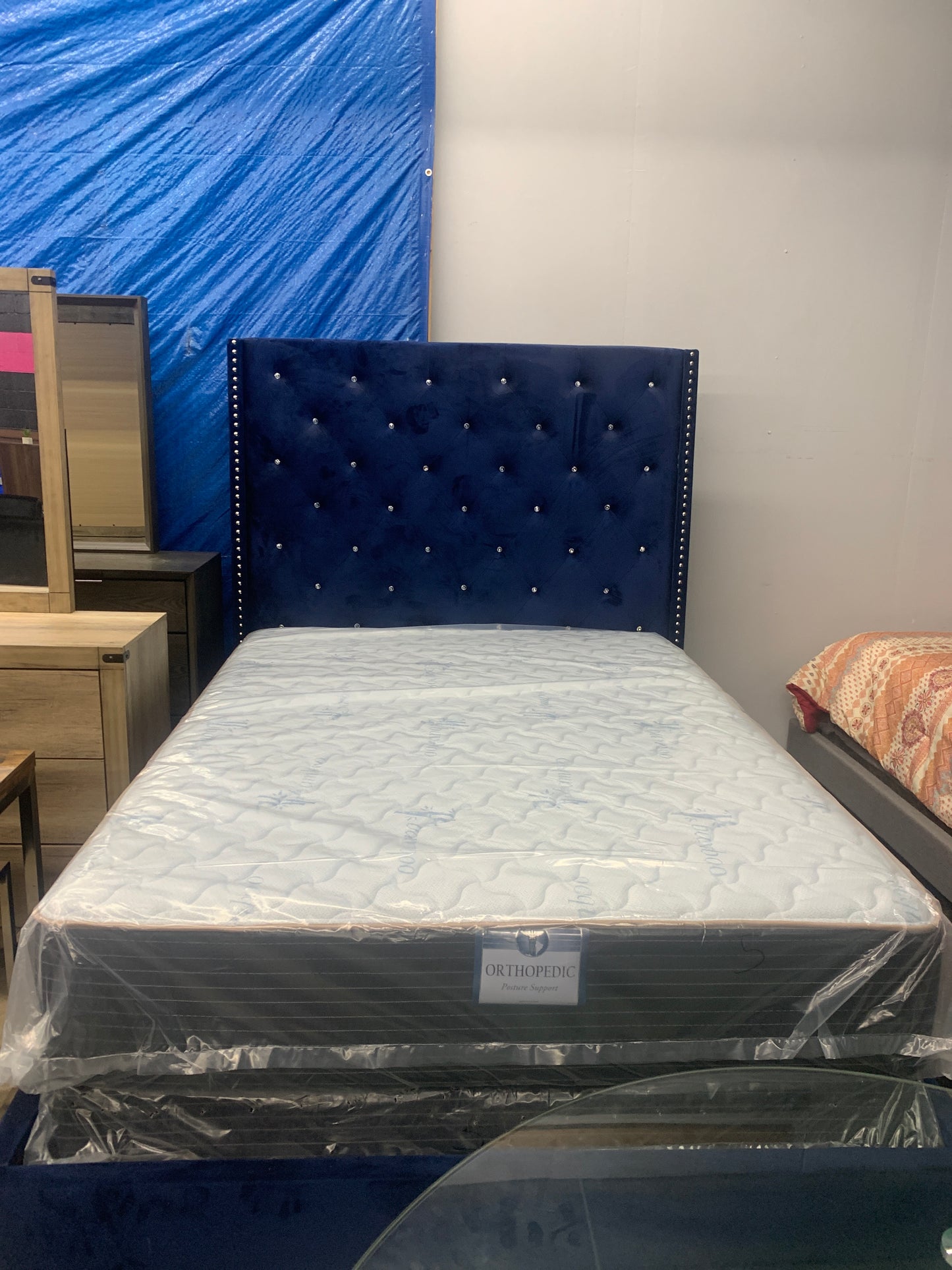 Blue bed Q