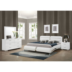 Escalon - 4 Piece Bedroom Set With Paneled Headboard Accents Upholstered - Glossy White