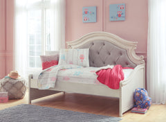Realyn - Twin Day Bed with Storage - Chipped White