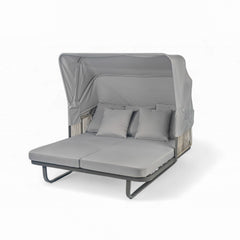 Outdoor Patio Rattan Daybed With Detachable Pillows