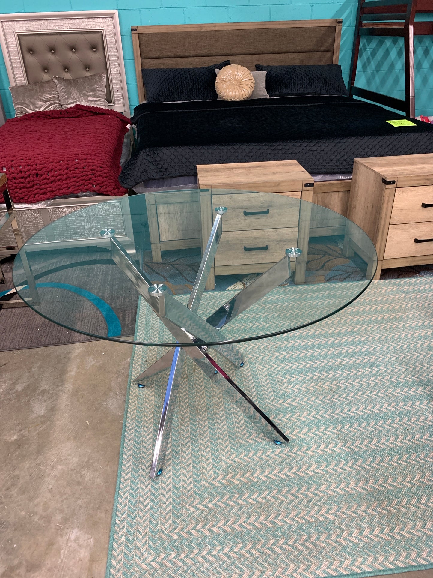 Mesa de cristal y aluminio