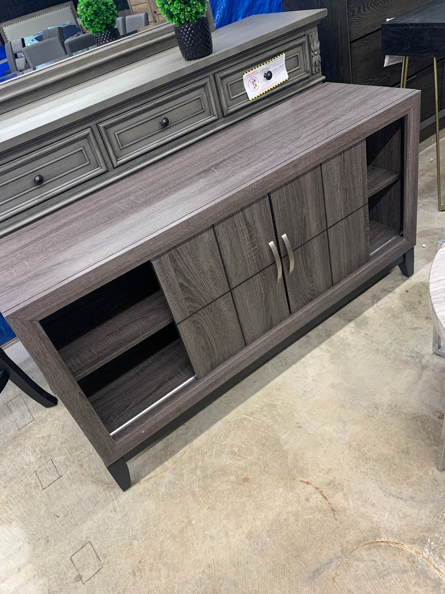 Tv stand