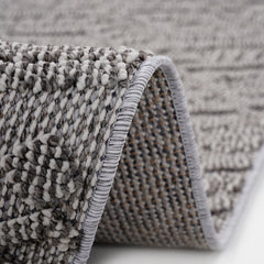 Guros - 8' X 10' Traditional Indoor / Outdoor Area Rug - White