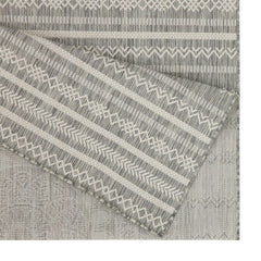 Sunshine - 5'3" X 7'3" Indoor, Outdoor Area Rug - Silver - Polypropylene